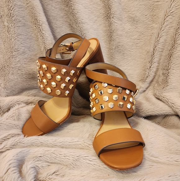 Michael Kors Rockstud Sandals 8.5/39 NWOB - Picture 1 of 5